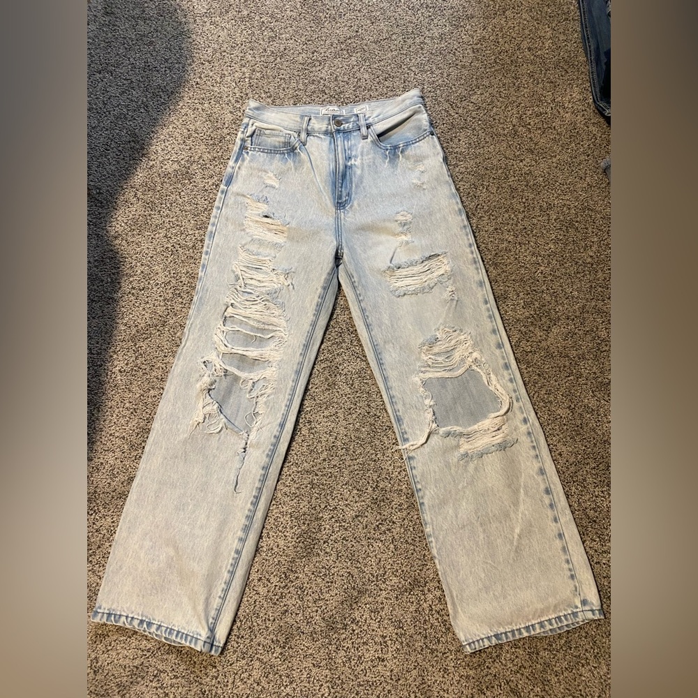 Women’s High Waisted Wide Leg KanCan Jeans, Size 27.